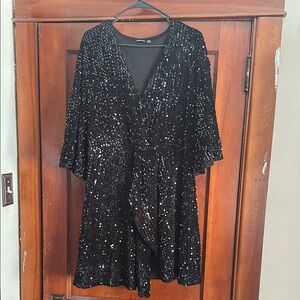 Elegant Black Sequin Slit Mini Dress